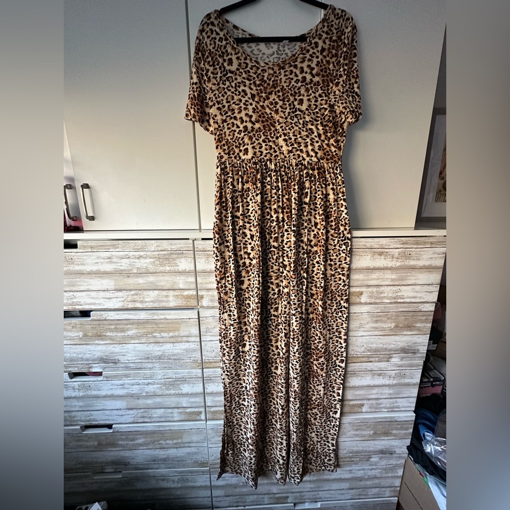 🐆 Viishow Leopard Print Maxi Dress Rayon Stretch Short Sleeve Women’s Large